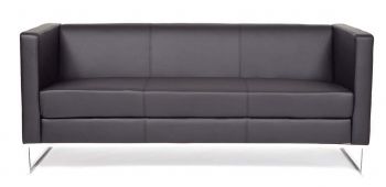 Трехместный диван Трехместный диван